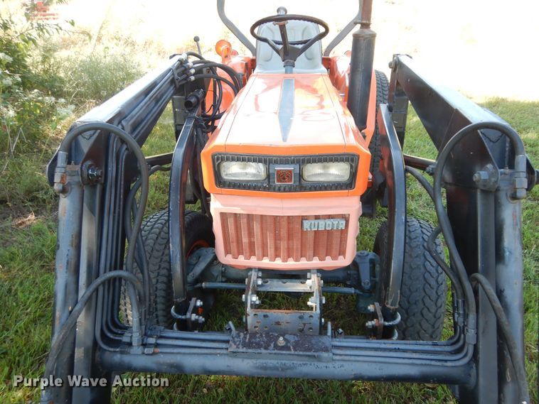 image for item KF9430 Kubota B9200D  MFWD tractor