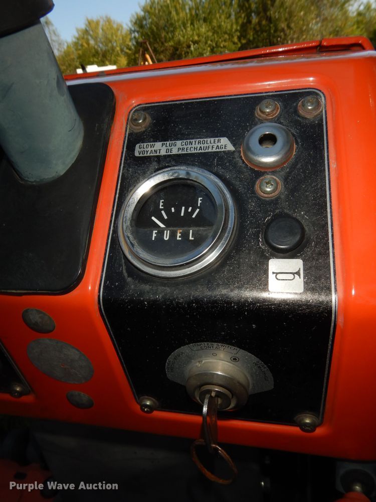 image for item KF9430 Kubota B9200D  MFWD tractor