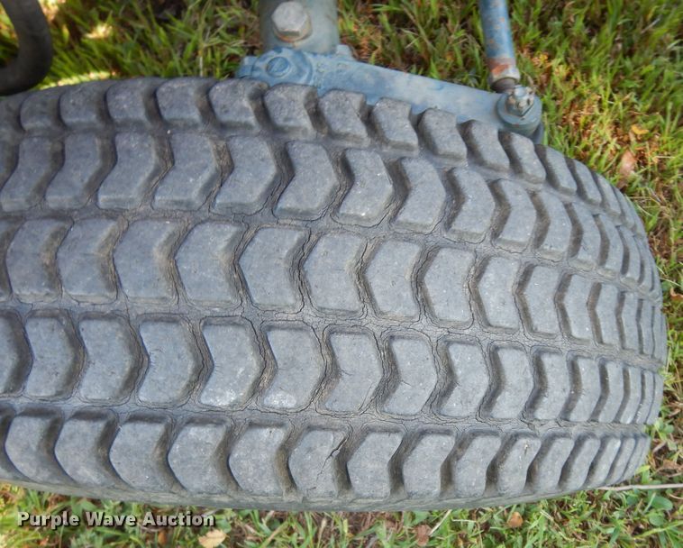 image for item KF9430 Kubota B9200D  MFWD tractor