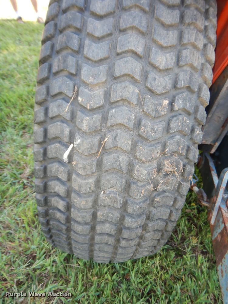 image for item KF9430 Kubota B9200D  MFWD tractor