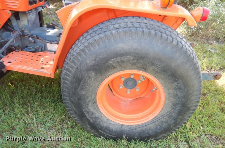 image for item KF9430 Kubota B9200D  MFWD tractor