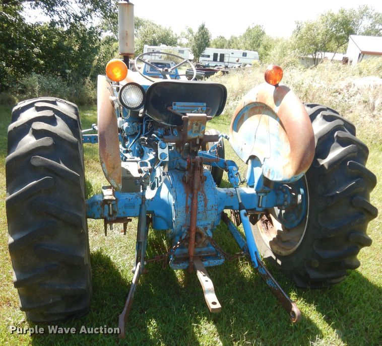 image for item KF9433 Ford 3000 tractor