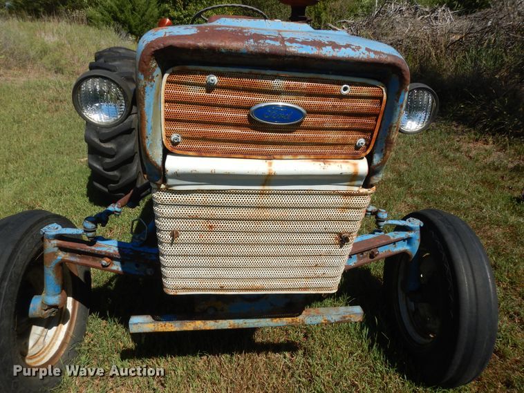 image for item KF9433 Ford 3000 tractor