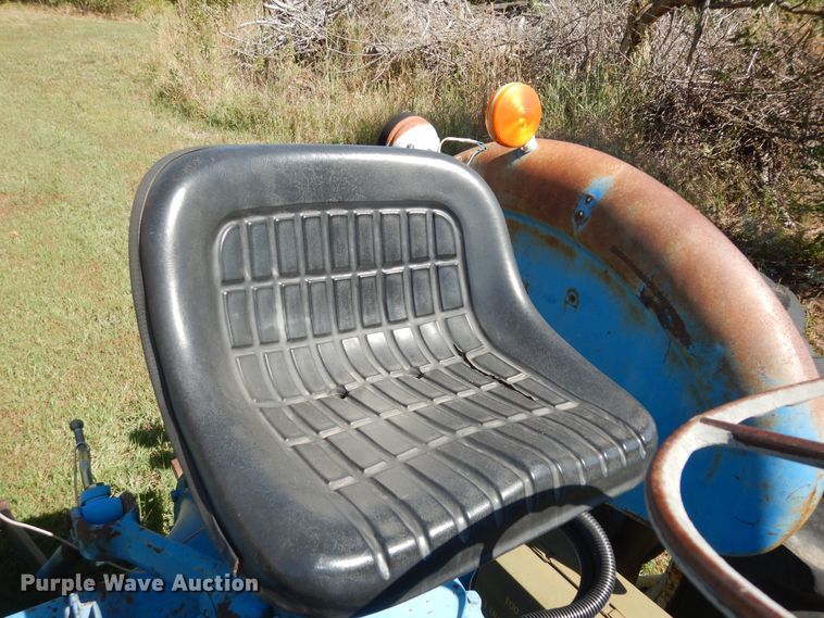 image for item KF9433 Ford 3000 tractor