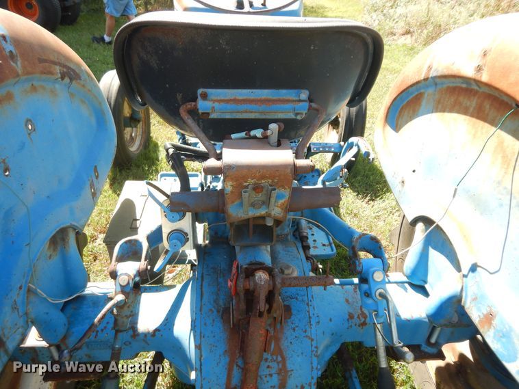 image for item KF9433 Ford 3000 tractor
