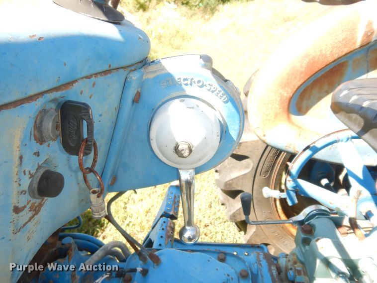image for item KF9433 Ford 3000 tractor