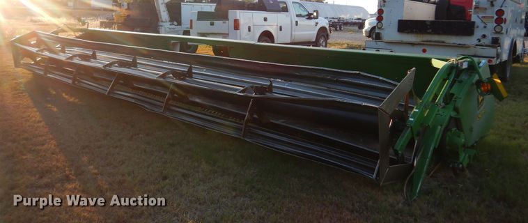 image for item KO9976 2001 John Deere 930R  rigid head