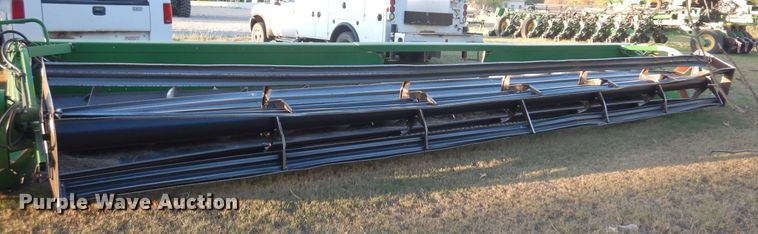 image for item KO9976 2001 John Deere 930R  rigid head