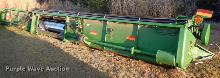 image for item KO9976 2001 John Deere 930R  rigid head