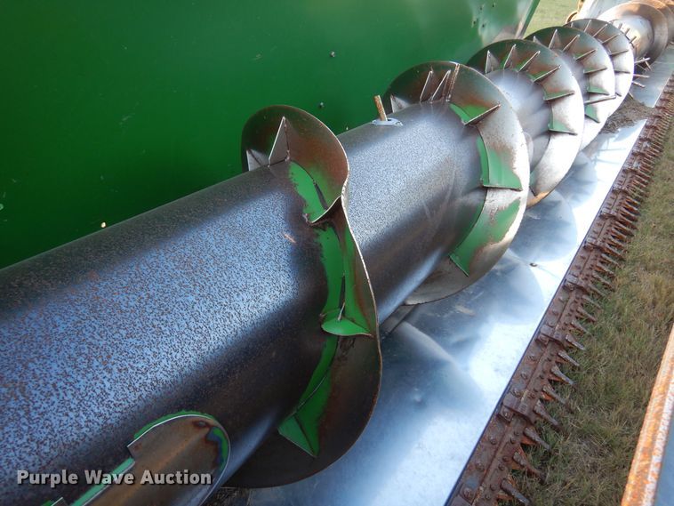 image for item KO9976 2001 John Deere 930R  rigid head