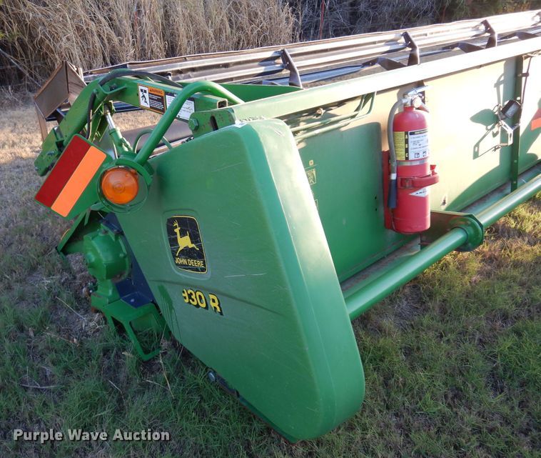 image for item KO9976 2001 John Deere 930R  rigid head