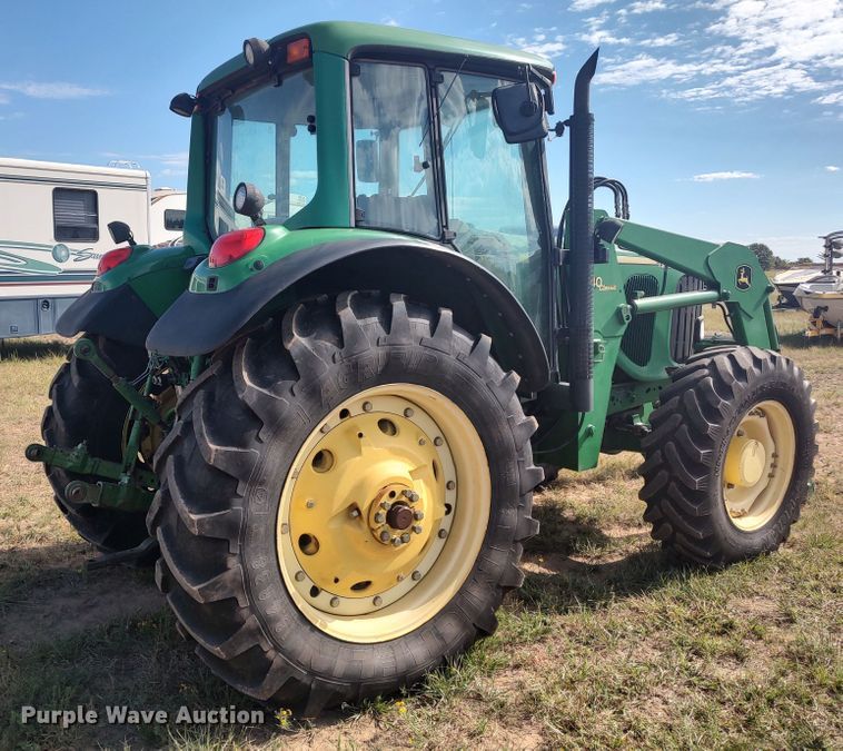 image for item LK9835 2005 John Deere 7220  MFWD tractor