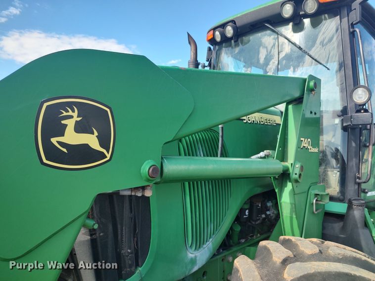 image for item LK9835 2005 John Deere 7220  MFWD tractor