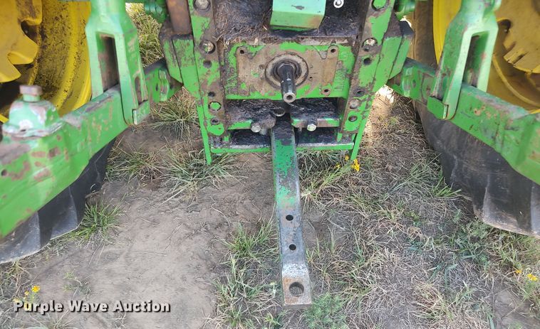 image for item LK9835 2005 John Deere 7220  MFWD tractor