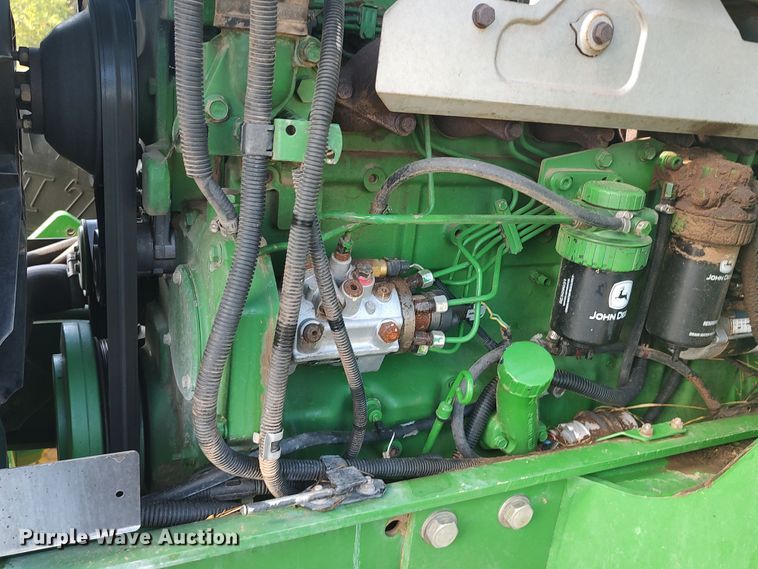 image for item LK9835 2005 John Deere 7220  MFWD tractor