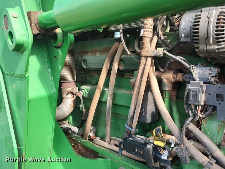 image for item LK9835 2005 John Deere 7220  MFWD tractor