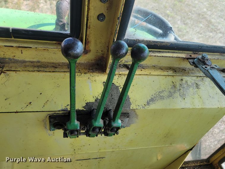 image for item LO9046 1966 John Deere 4020  tractor