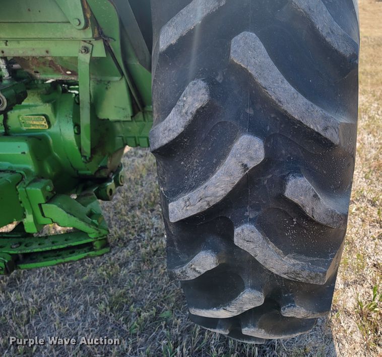 image for item LO9046 1966 John Deere 4020  tractor