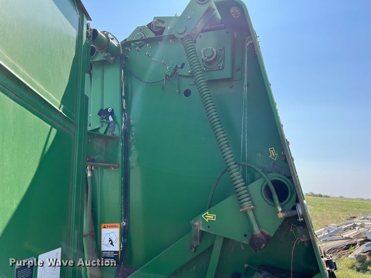 image for item MQ9800 John Deere 535  round baler