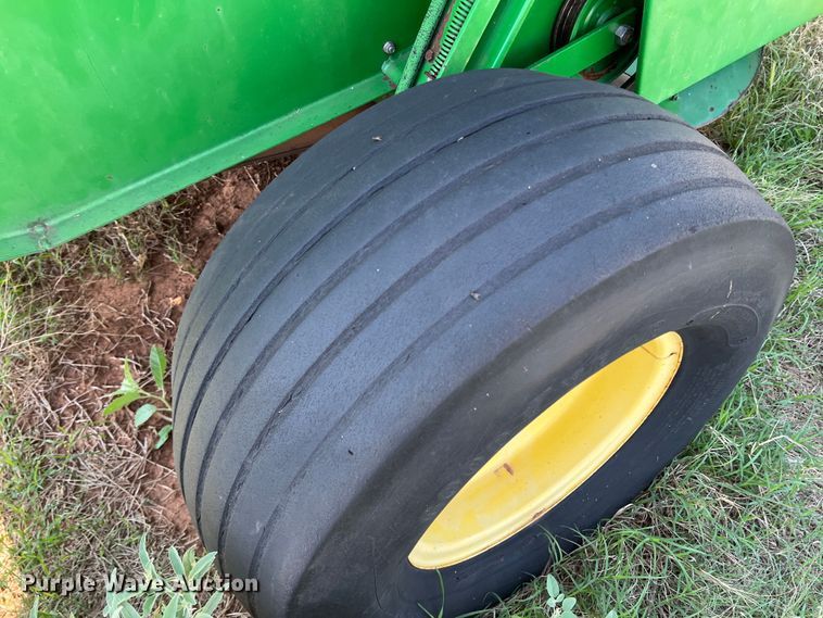 image for item MQ9800 John Deere 535  round baler