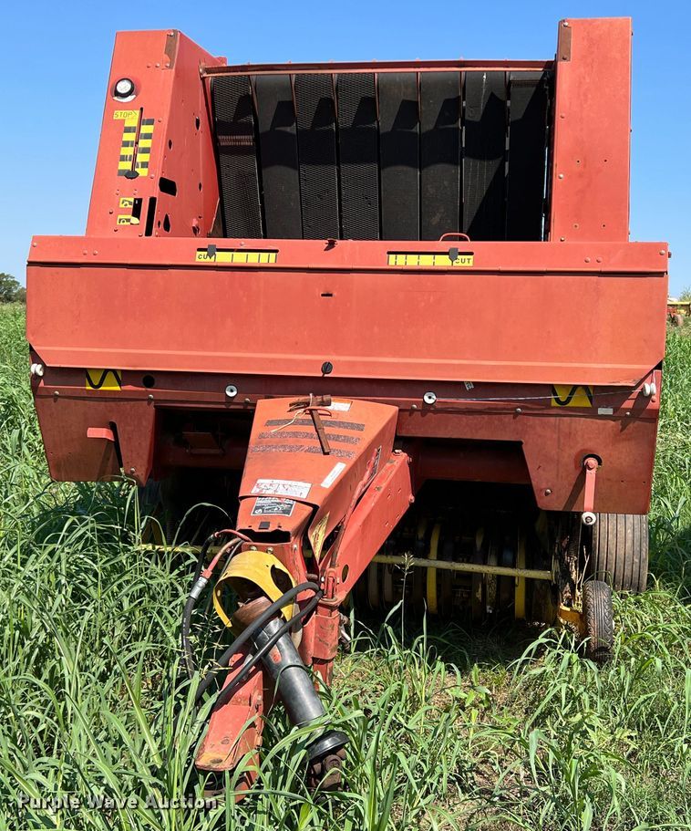 image for item MQ9801 New Holland 660  round baler