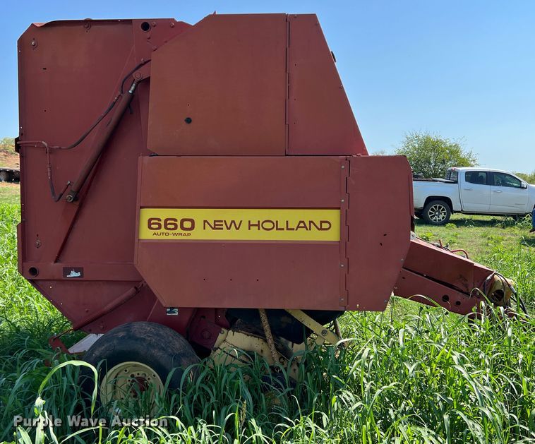 image for item MQ9801 New Holland 660  round baler