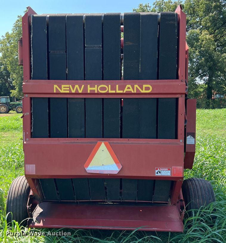 image for item MQ9801 New Holland 660  round baler