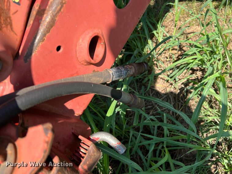 image for item MQ9801 New Holland 660  round baler