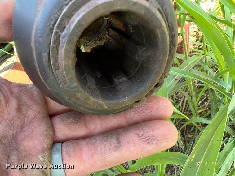 image for item MQ9801 New Holland 660  round baler