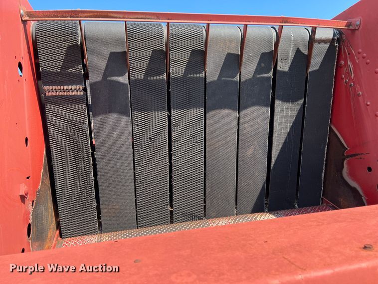 image for item MQ9801 New Holland 660  round baler