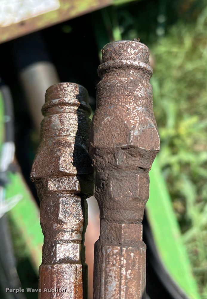 image for item MQ9802 John Deere 535  round baler