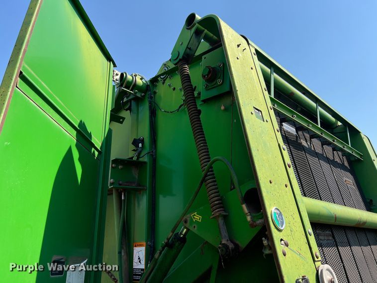 image for item MQ9802 John Deere 535  round baler