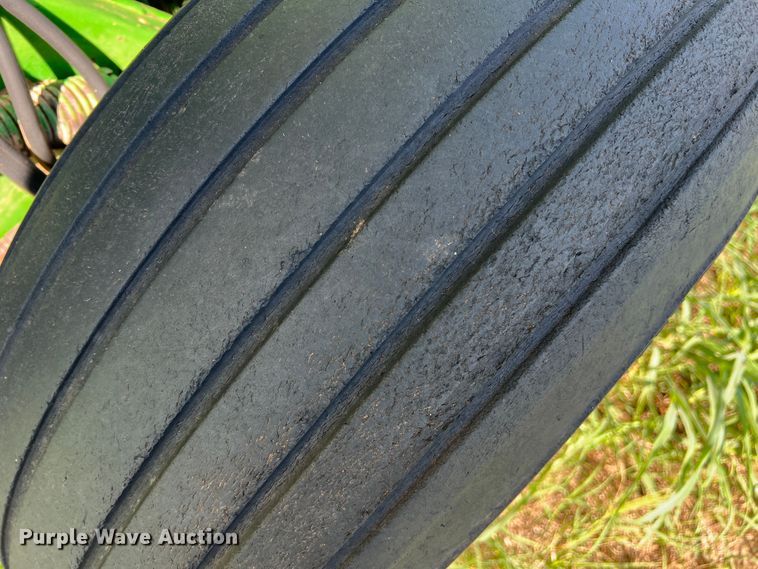 image for item MQ9802 John Deere 535  round baler