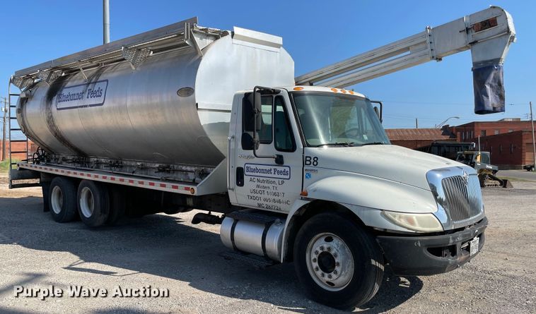 image for item MR9349 2008 International DuraStar 4300  feed delivery truck