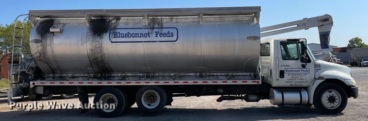 image for item MR9349 2008 International DuraStar 4300  feed delivery truck