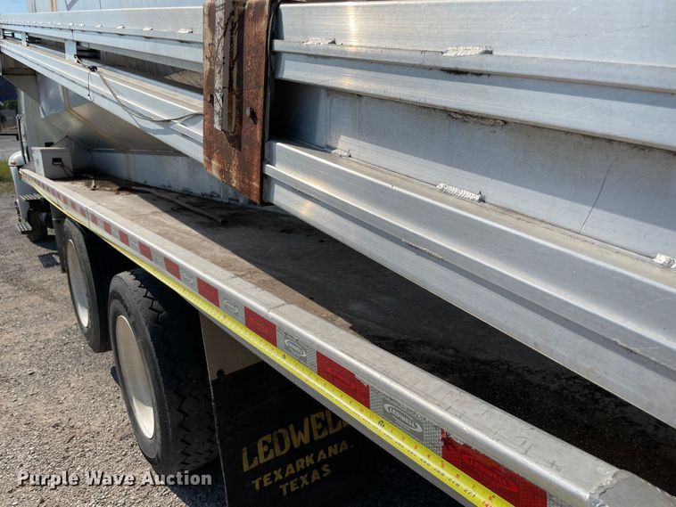 image for item MR9349 2008 International DuraStar 4300  feed delivery truck