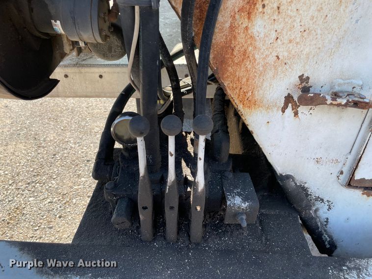 image for item MR9349 2008 International DuraStar 4300  feed delivery truck