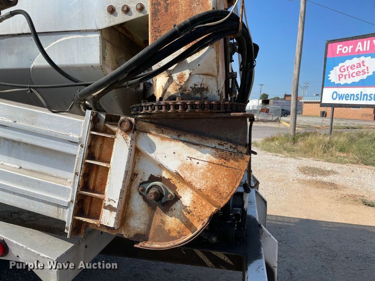 image for item MR9349 2008 International DuraStar 4300  feed delivery truck