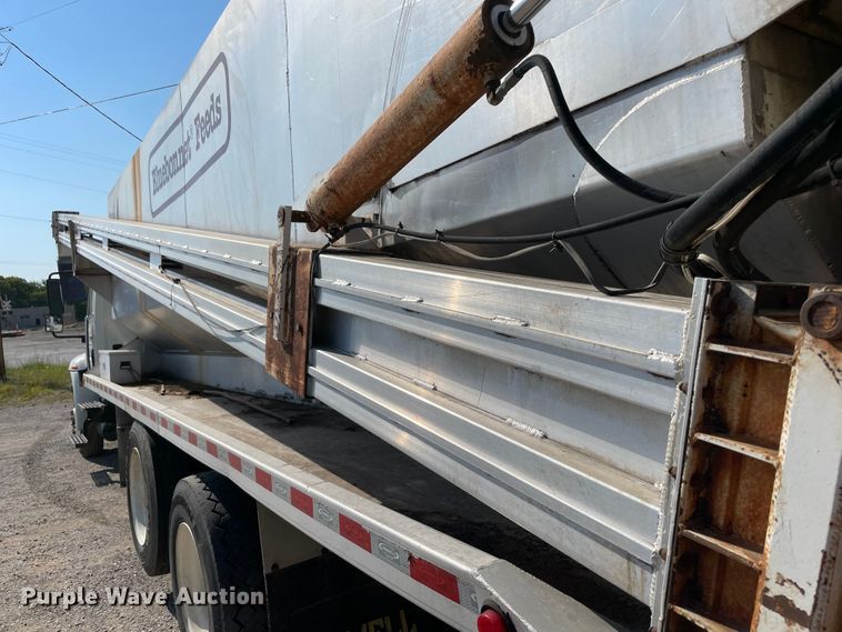 image for item MR9349 2008 International DuraStar 4300  feed delivery truck