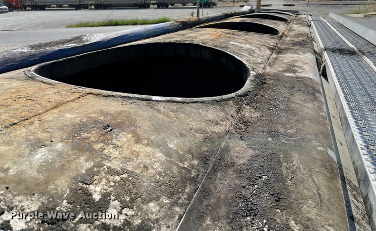 image for item MR9349 2008 International DuraStar 4300  feed delivery truck