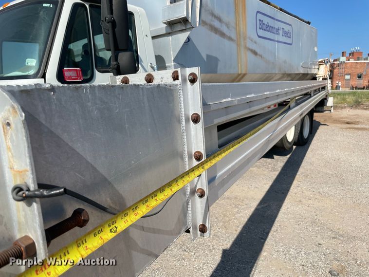 image for item MR9349 2008 International DuraStar 4300  feed delivery truck