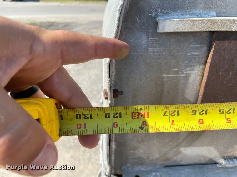 image for item MR9349 2008 International DuraStar 4300  feed delivery truck