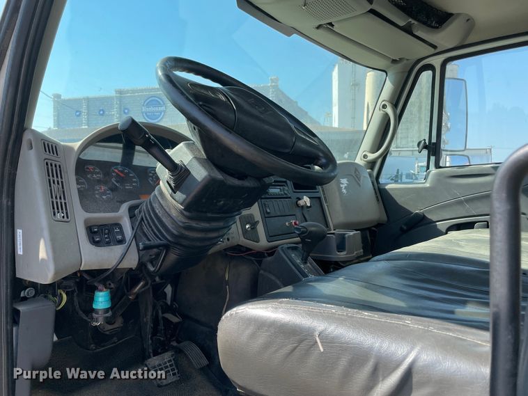 image for item MR9349 2008 International DuraStar 4300  feed delivery truck