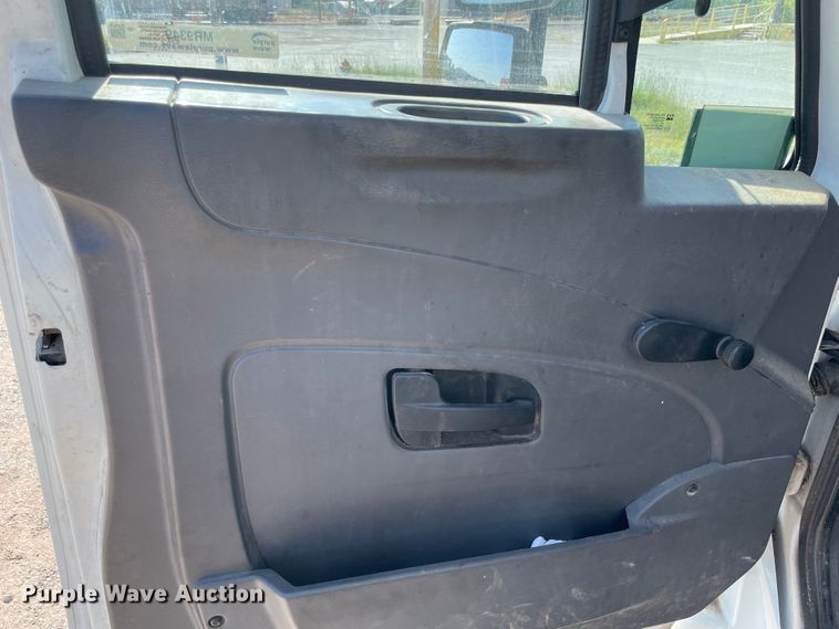 image for item MR9349 2008 International DuraStar 4300  feed delivery truck