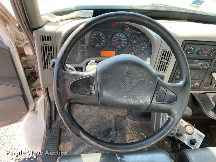 image for item MR9349 2008 International DuraStar 4300  feed delivery truck