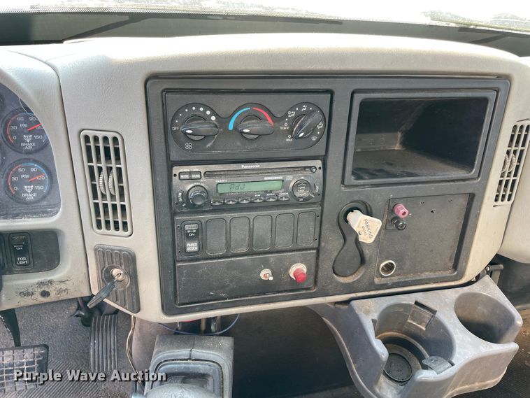 image for item MR9349 2008 International DuraStar 4300  feed delivery truck