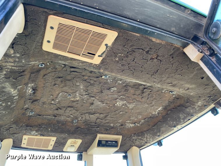 image for item MR9381 2000 John Deere 6410  tractor