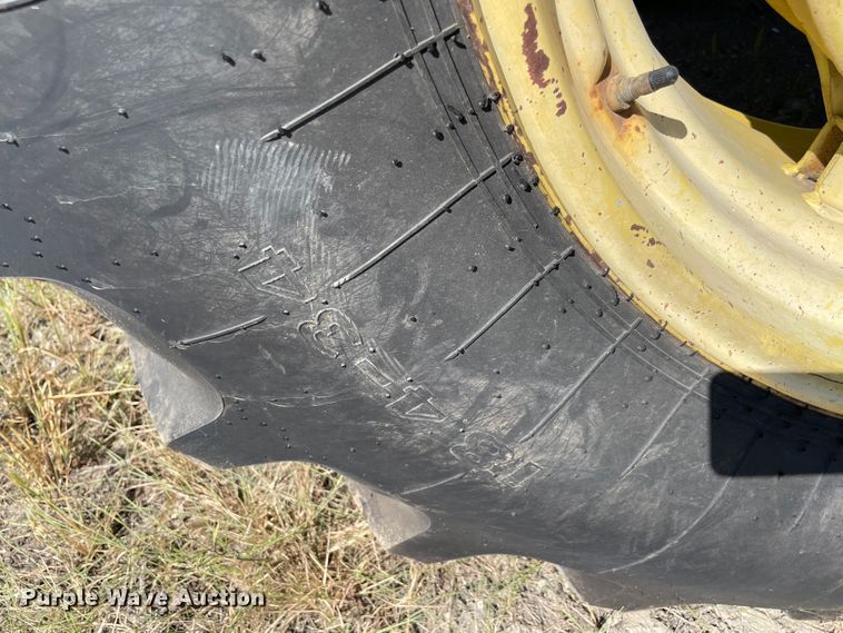 image for item MR9381 2000 John Deere 6410  tractor