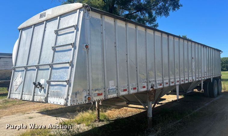 image for item MR9842 1988 Merritt  grain trailer