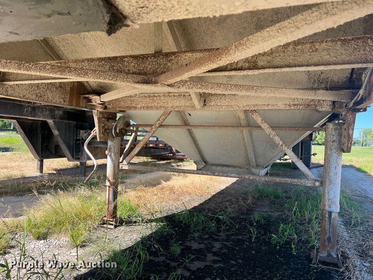 image for item MR9842 1988 Merritt  grain trailer